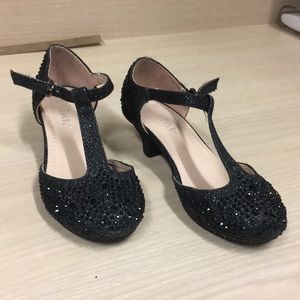 Sparkling and black rhinestones dress shoes